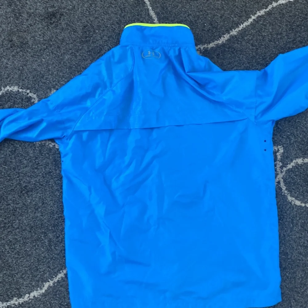 Under Armour running jacket (windbreaker) - Picture 3 of 3